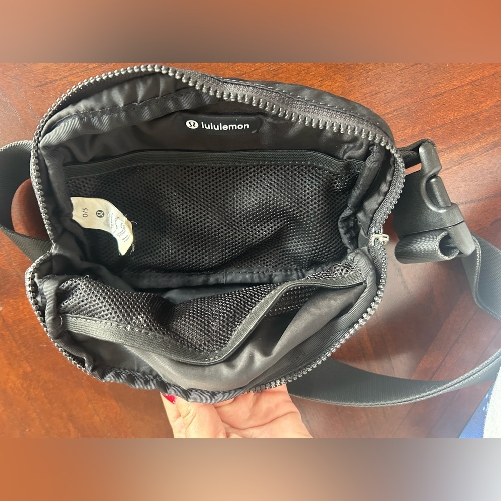lululemon athletica Black Belt Bag - Picture 4 of 5